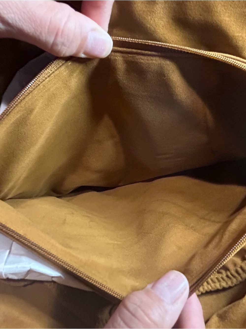 Patricia Nash Amersham
Messenger Bag in Heritage Tan leather New No Tags Learher - Picture 14 of 15